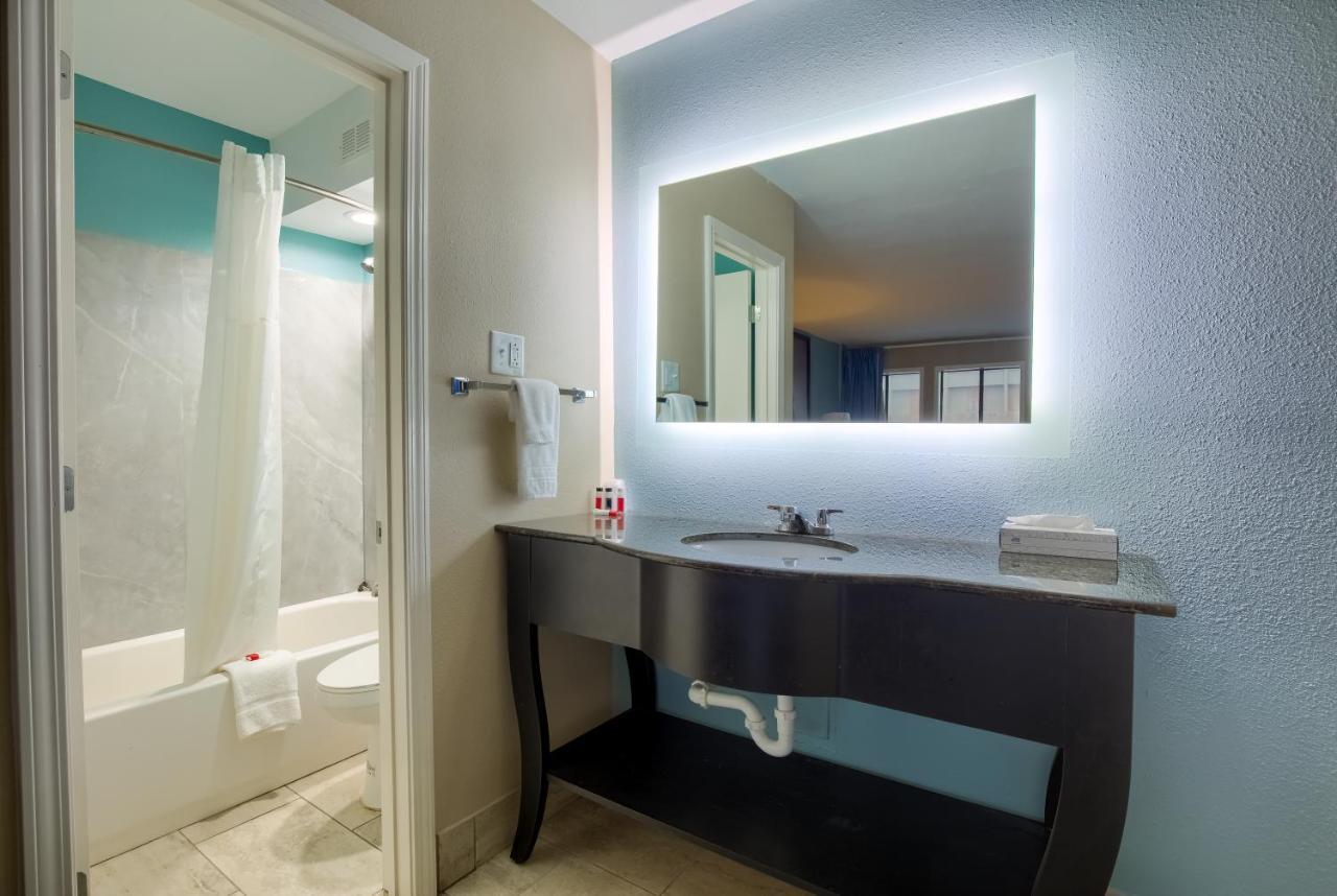 Days Inn By Wyndham Mobile I-65 מראה חיצוני תמונה