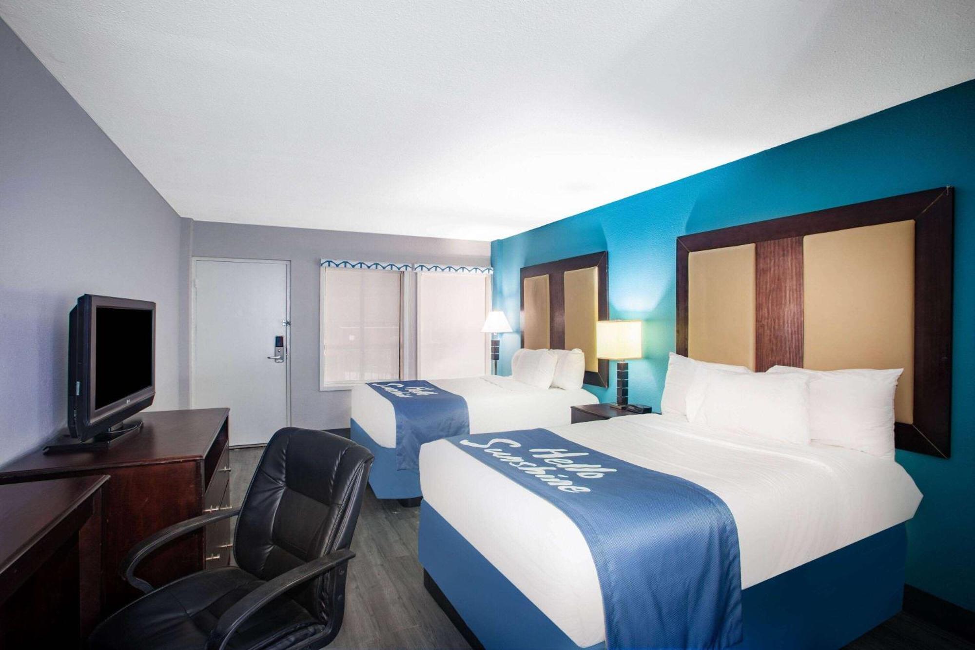 Days Inn By Wyndham Mobile I-65 מראה חיצוני תמונה