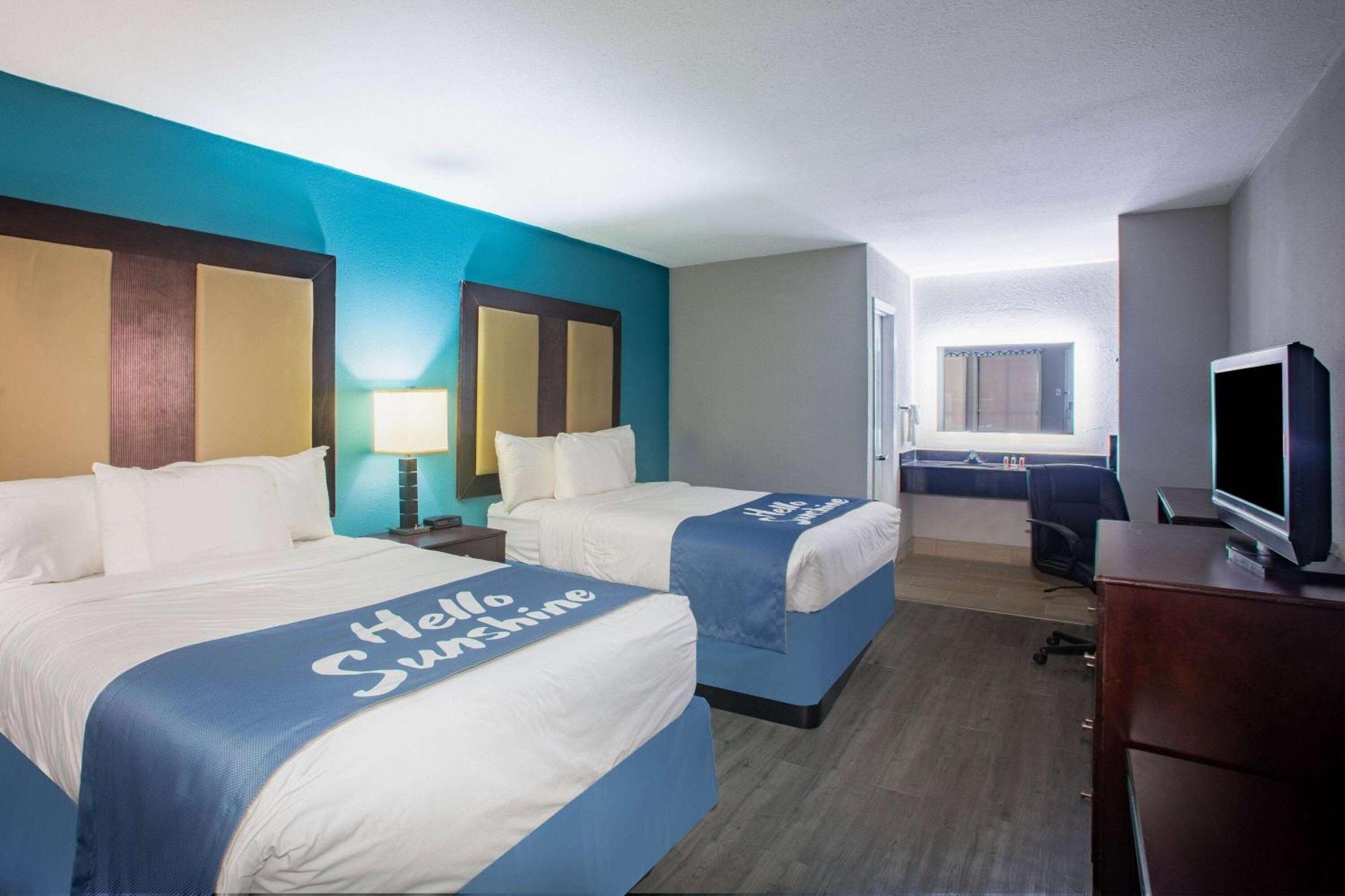 Days Inn By Wyndham Mobile I-65 מראה חיצוני תמונה